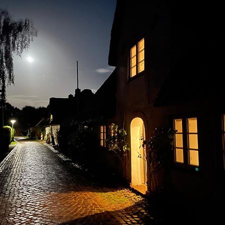 Appartement Kapitaenshaus Von 1712 - Neu Saniert à Nieblum Extérieur photo