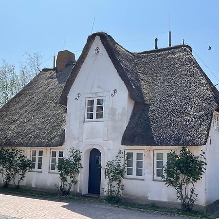 Appartement Kapitaenshaus Von 1712 - Neu Saniert à Nieblum Extérieur photo