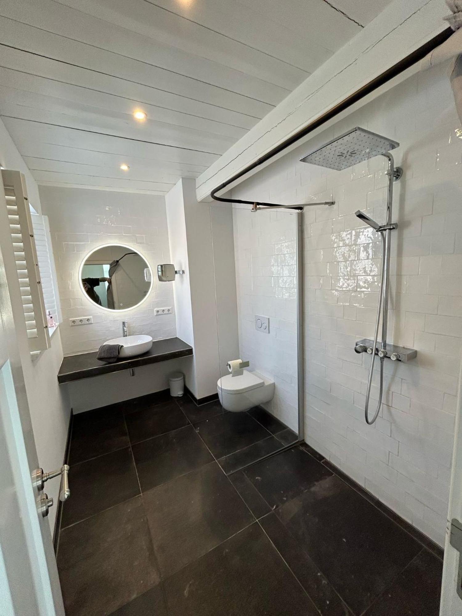 Appartement Kapitaenshaus Von 1712 - Neu Saniert à Nieblum Extérieur photo